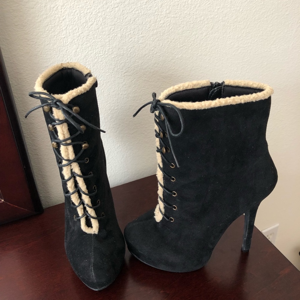Shoe Republic heeled booties size 8